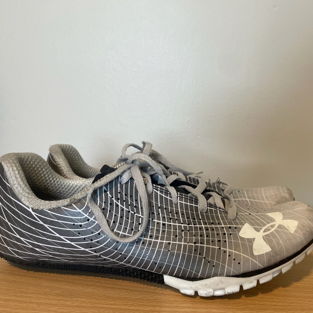 Under Armour Kick Sprint Racing Lace-Up B&W Shoes With Spikes, Men’s Size 11